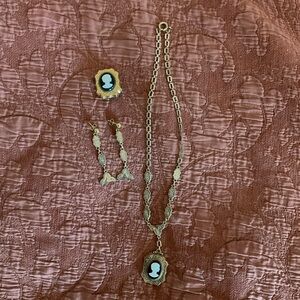 Elegant Vintage Cameo Jewelry Set